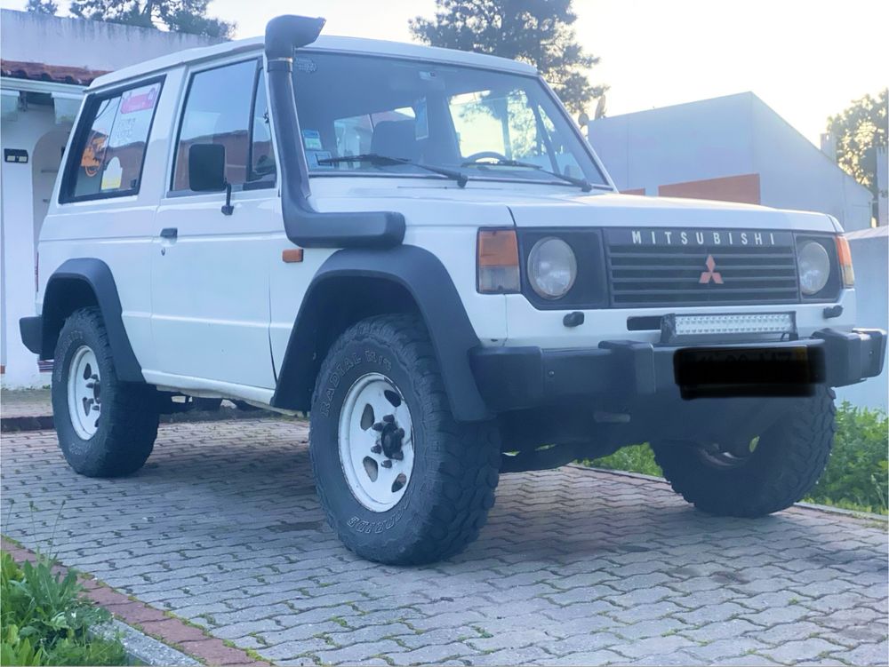 Mitsubishi pajero mk1 2.5