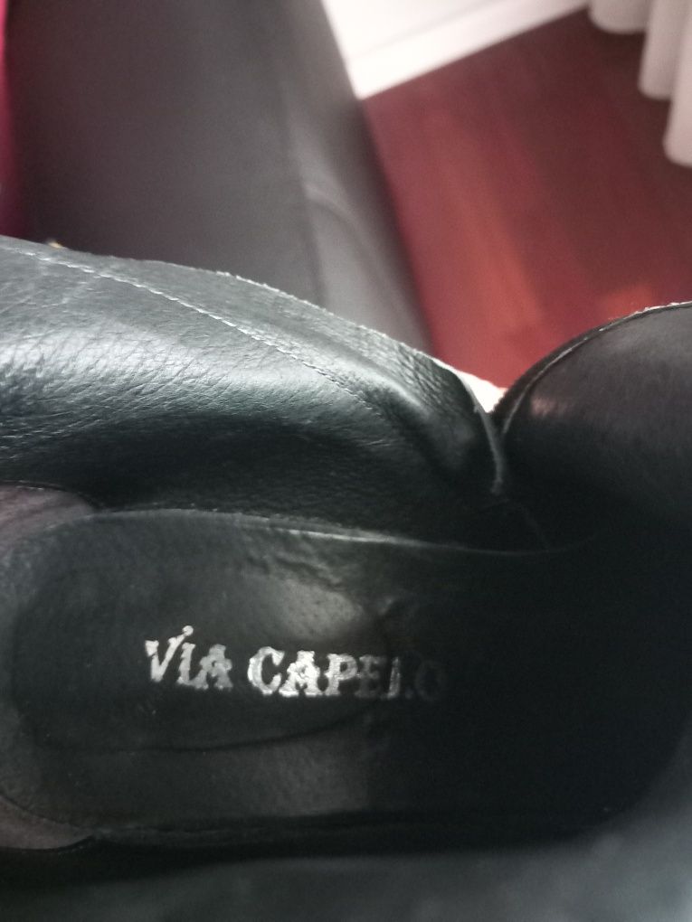 Botas em Pele Tam 39,40 Lindíssimas  ( Portes Incluídos)