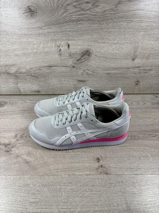 Жіночі кросівки Asics
