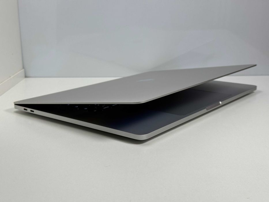 MacBook Pro 16 2019 Touchbar i7 90% kondycji 16GB RAM 512SSD Gwarancja