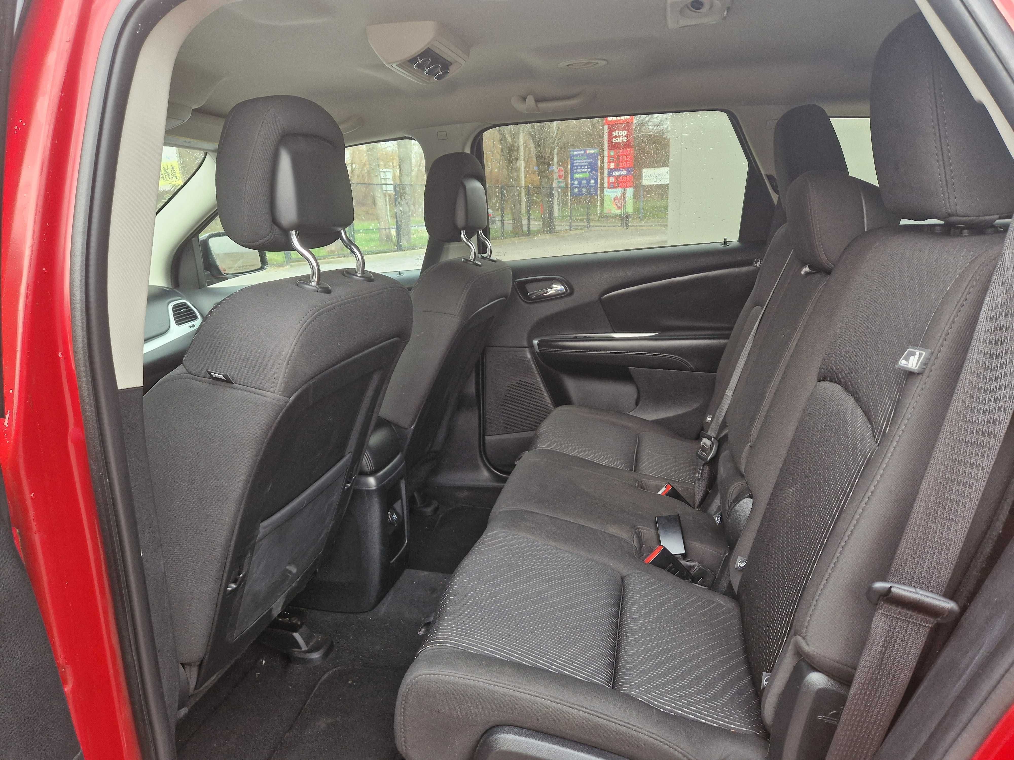 7 osobowa napęd 4x4 3,6 benzyna