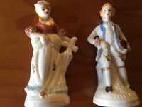 Estatuetas  de casal en porcelana