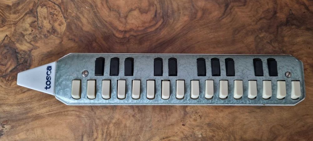 Harmonijka ustna klawiszowa "Tosca" PRL
