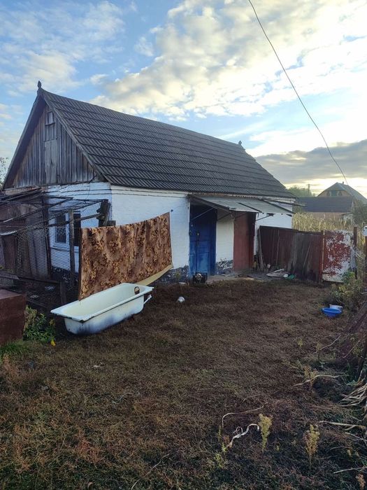 Продам будинок біля гімназії 1.   0 9 5 3901053