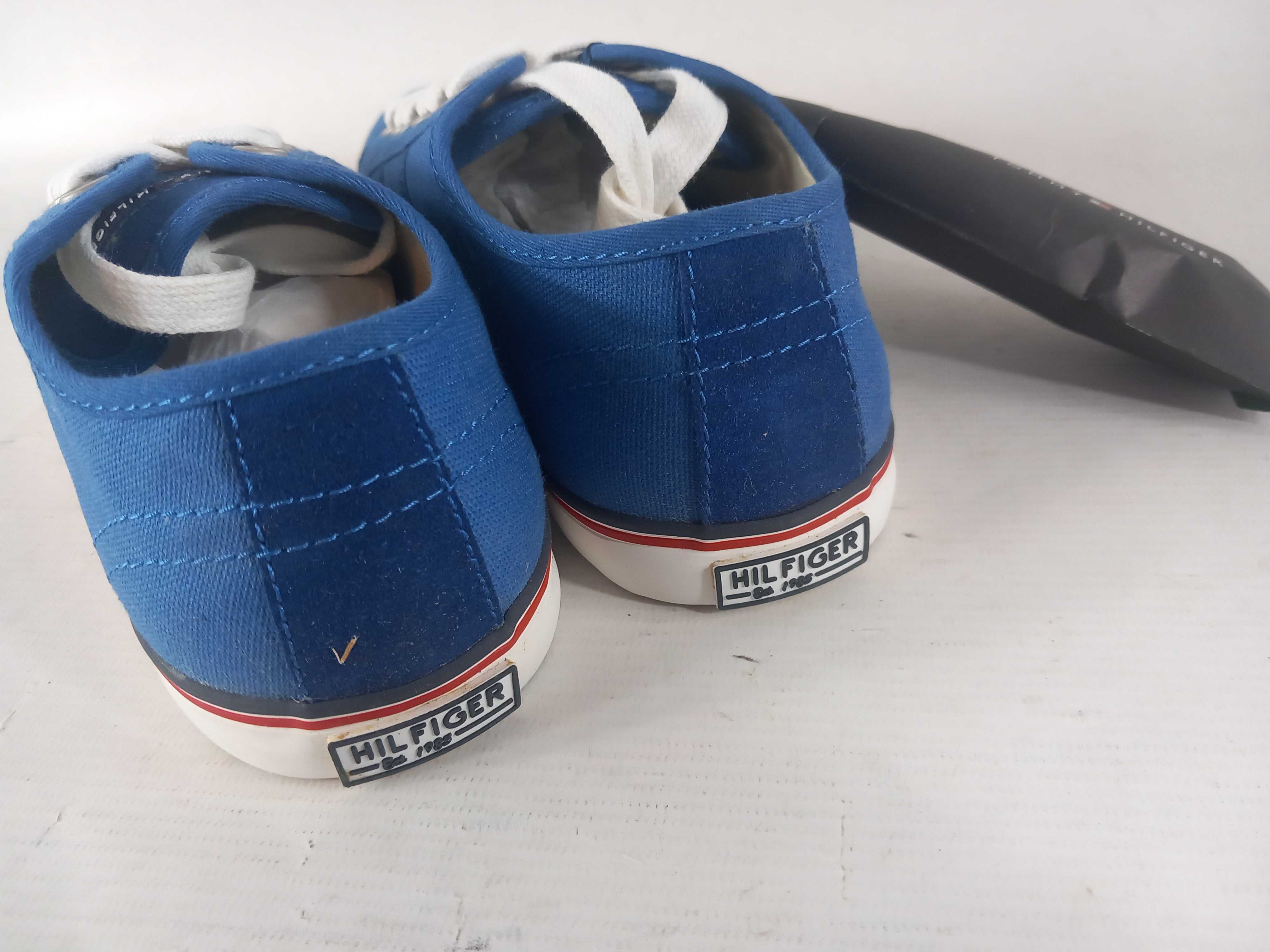 Tommy Hilfiger trampki męskie niebieski rozmiar 44