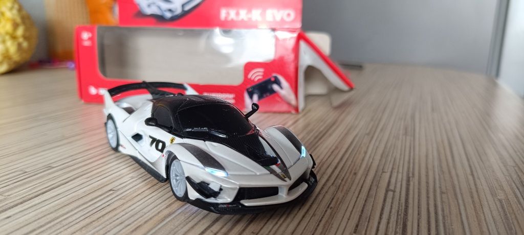 Shell Ferrari FXX-K EVO - sterowanie Bluetooth z telefonu