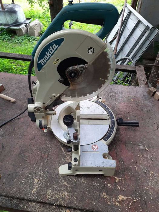Торцювальна пила Makita LS1040