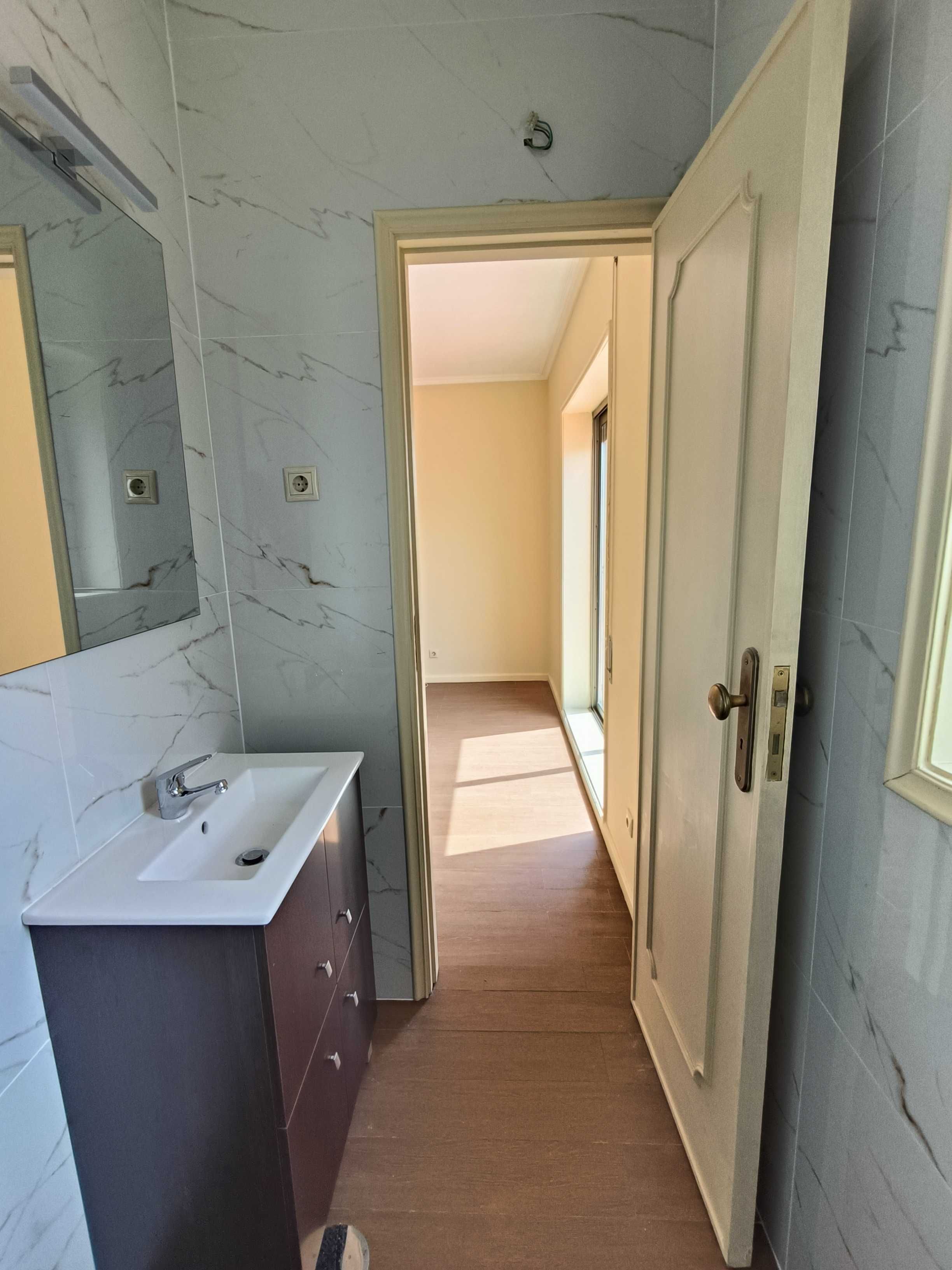 Arrendo apartamento T3 no centro de S. João da Madeira