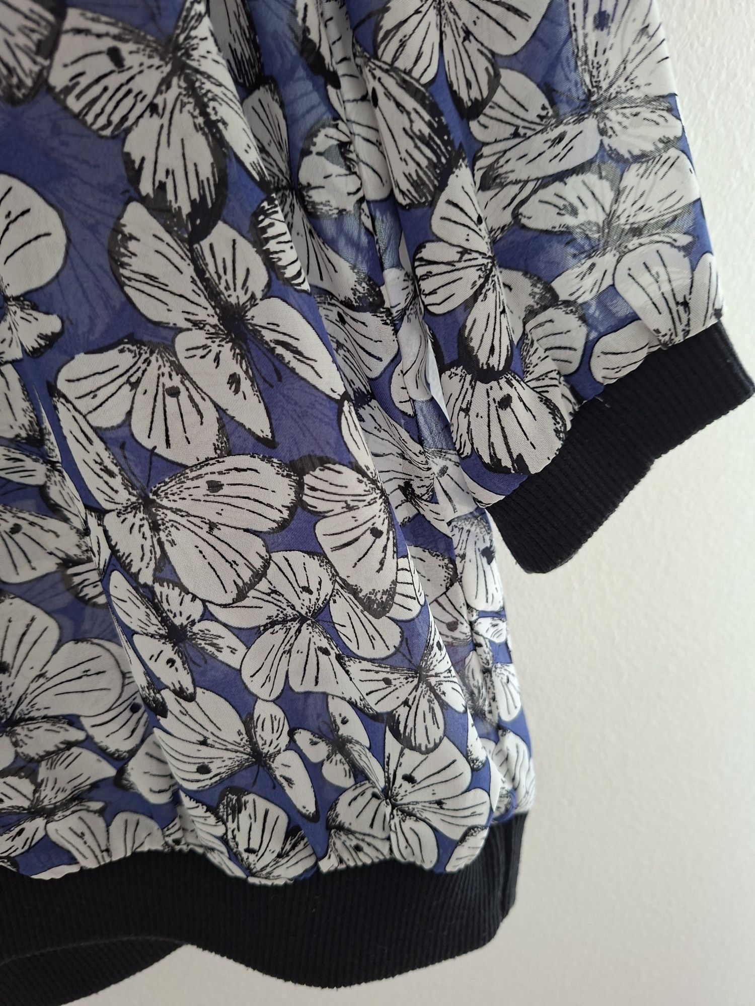 Blusa com borboletas