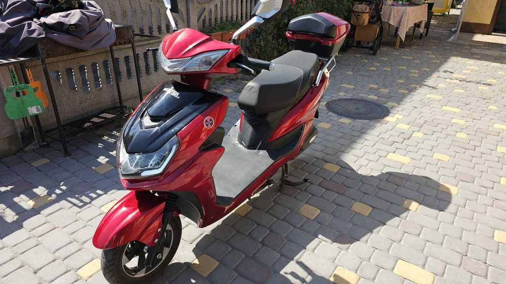 Продам електро скутер  Maxxter NEOS II