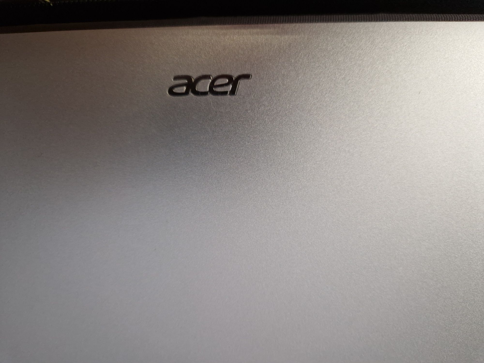 Laptop Acer Aspire 3 R7