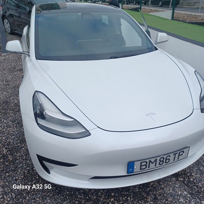 Tenho Automóveis de Tvde para aluguer