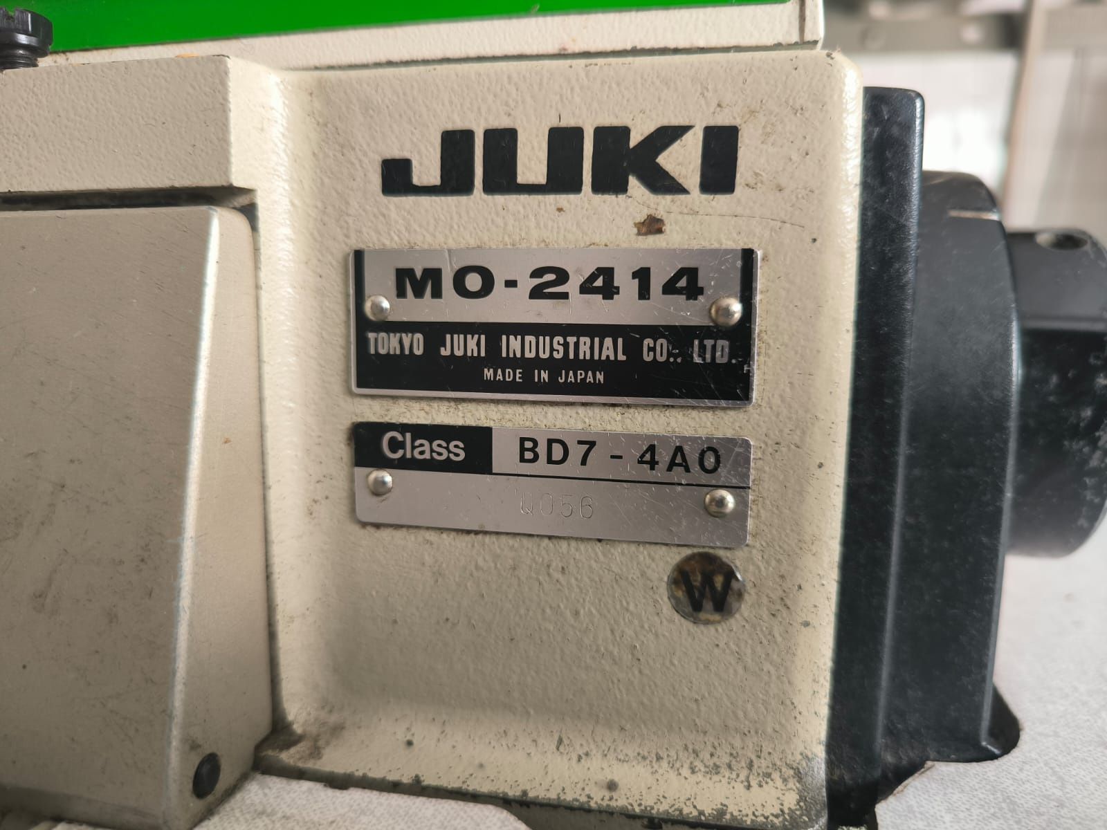 JUKI MO2414 - Máquina de corte e cose