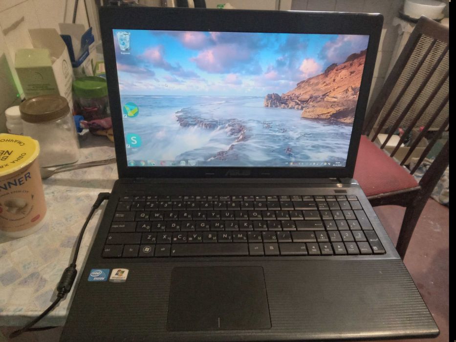 Ноутбук ASUS x55a 15,7" + блок живлення робочий стан знижка!