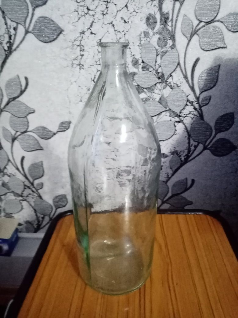 Бутылка стеклянная 3 литра антикварная