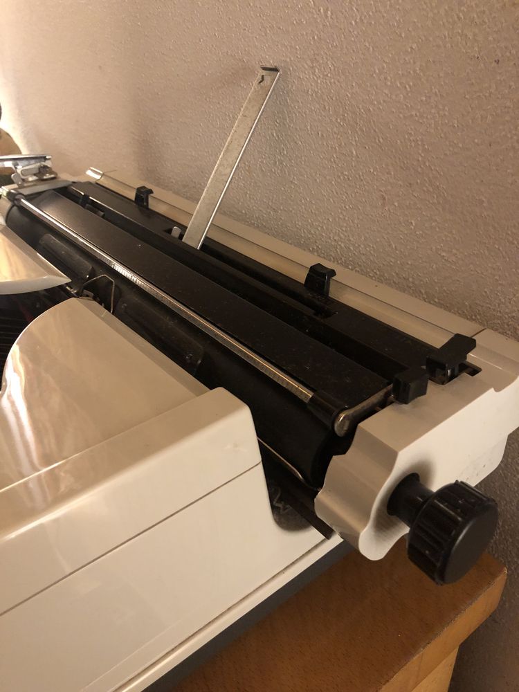 Maquina de escrever Privileg 345BT