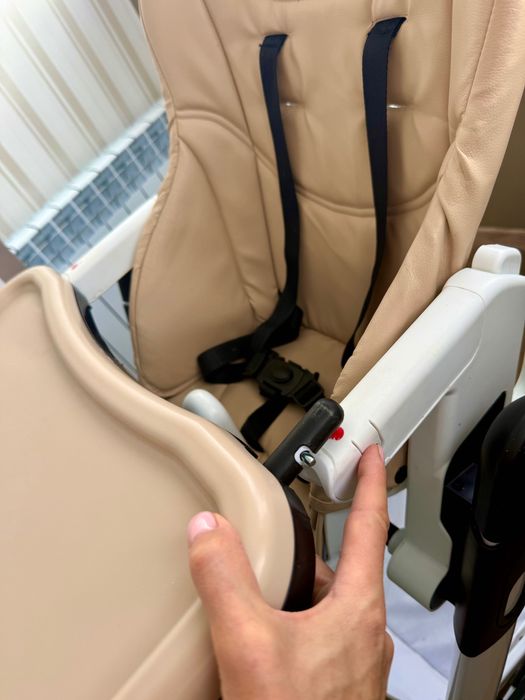 Стілець для годування CARRELLO Apricus