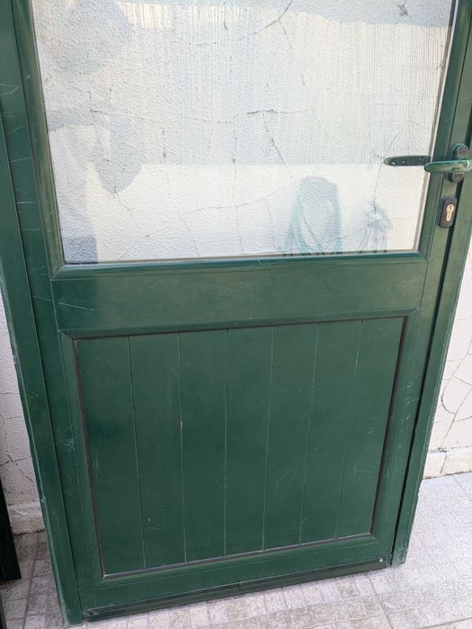 Porta em aluminio com aro