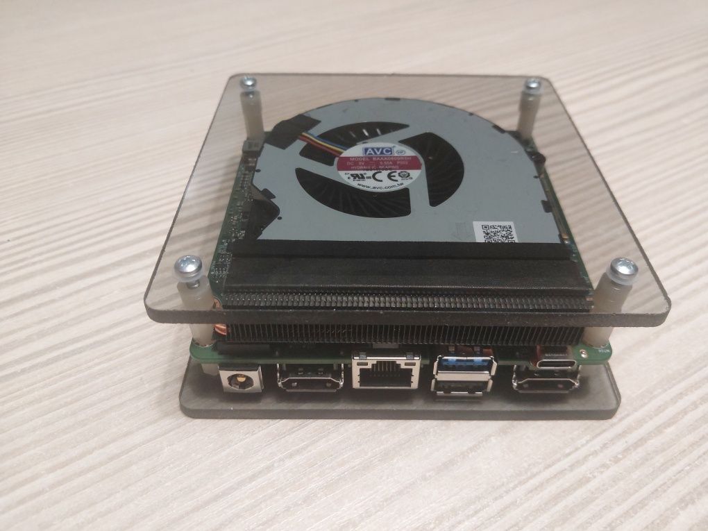 Intel NUC 8v7PN i7-8665U