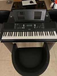 Piano Yamaha PSR-E373