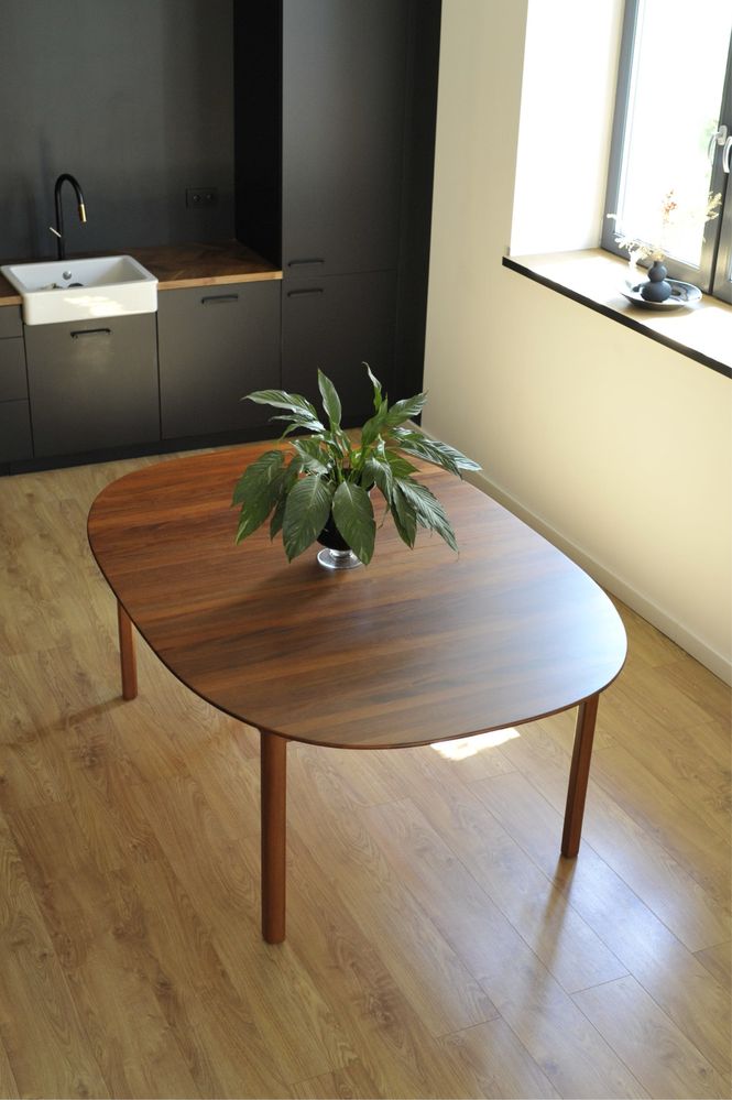 Duży stół duński po renowacji rozkladany design retro prl
