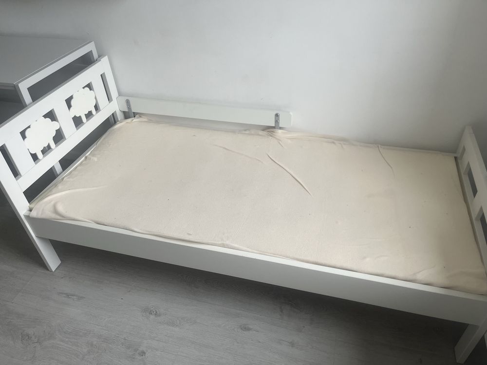 Zestaw mebli do pokoju dziecka ikea białe