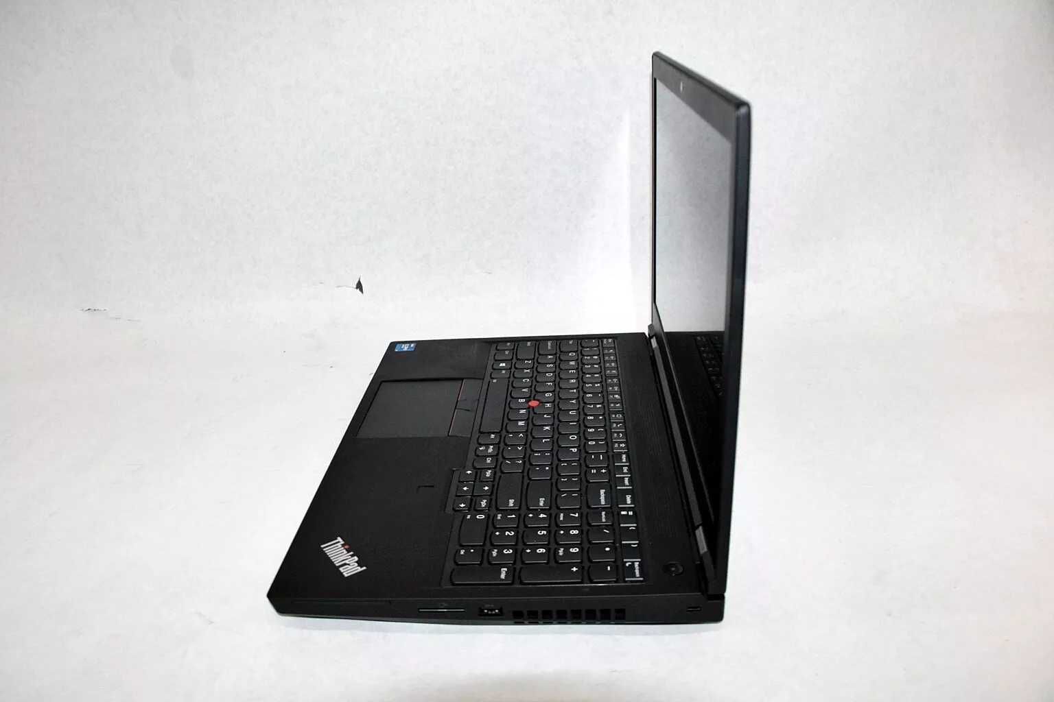Lenovo ThinkPad P15 g.2/ I7-11850H/256GB/16GB RAM/Nvidia T1200