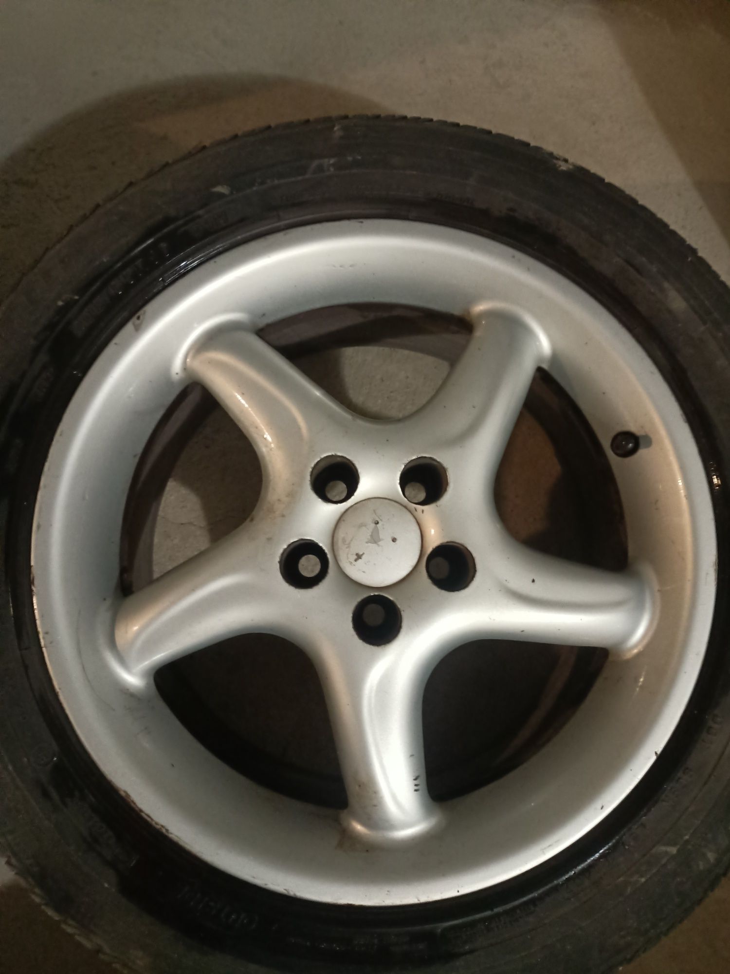 Felgi 16 VW Bora z oponami letnimi
