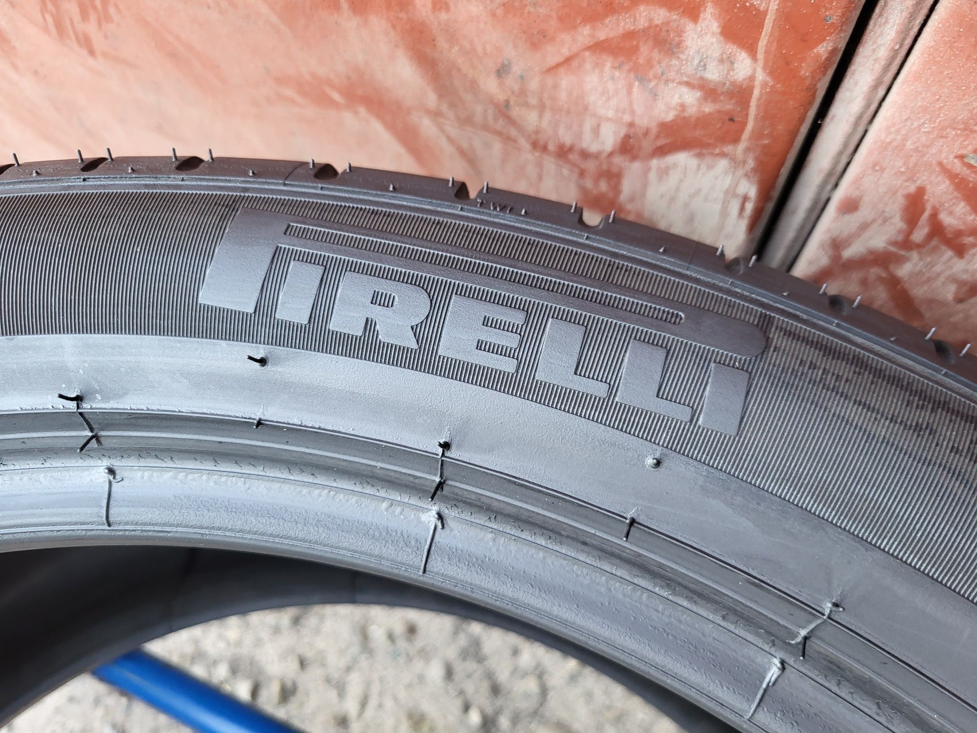325/35/22 R22 Pirelli P ZERO PZ4 MO 2шт ціна за 1шт літо шини