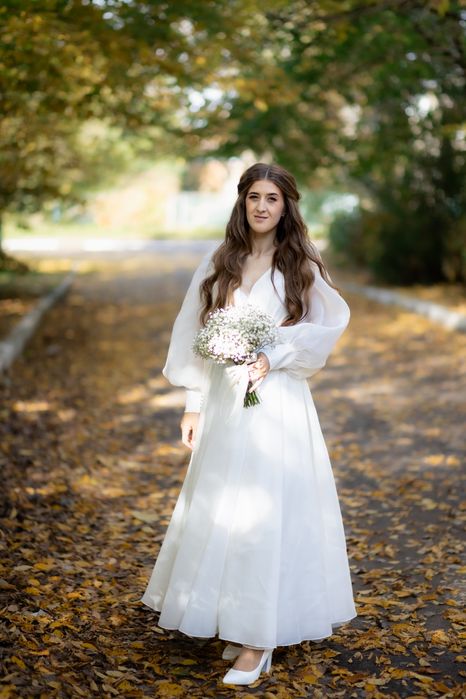 Весільна сукня 42