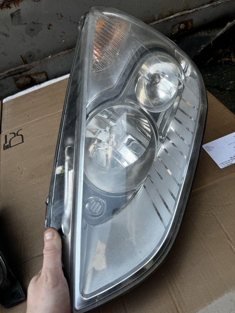 Фара правая Ford Galaxy S-MAX