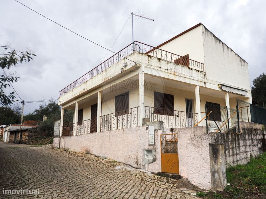 Moradia T4 para venda