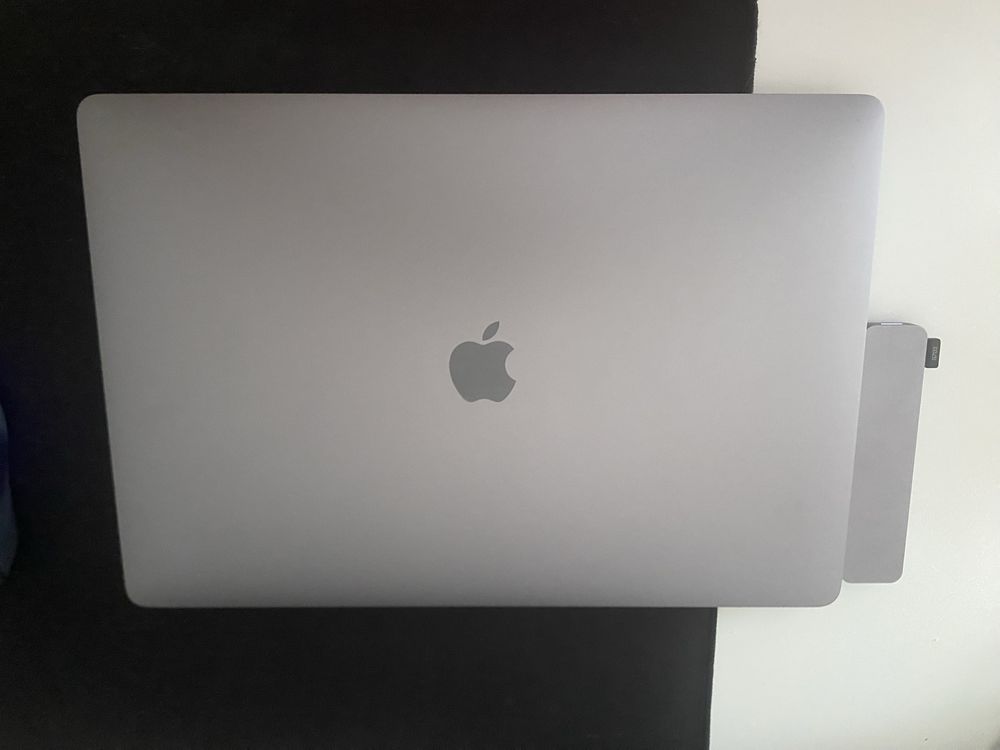 MacBook Pro 2019 16” i7