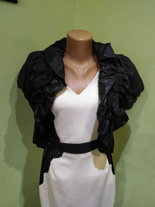 Платье с кружевом (бренд RESERVED) 44р.