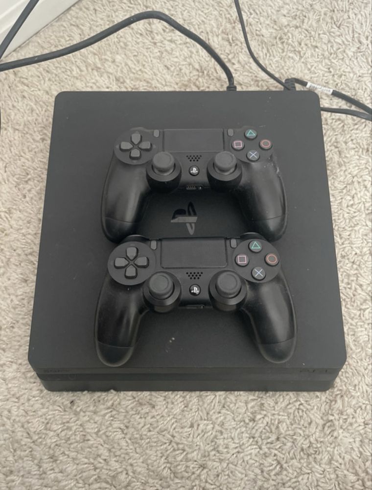 Playstation 4 em muito bom estado