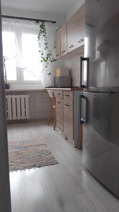 Pokój w jasnym mieszkaniu