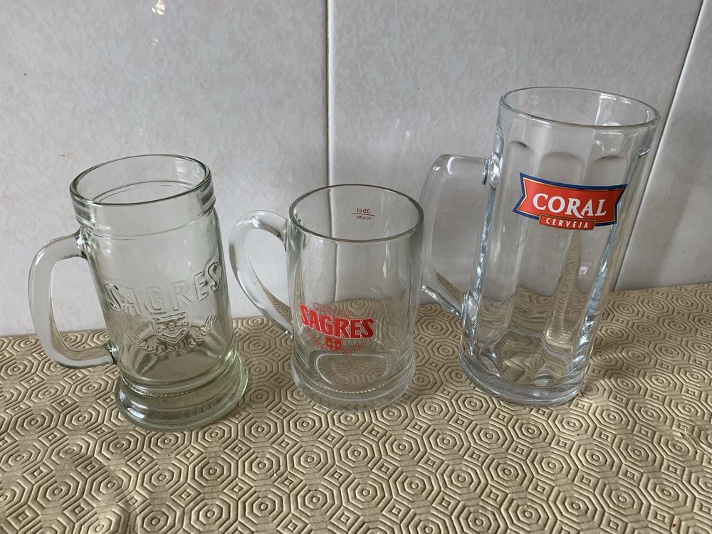 3 canecas de cerveija