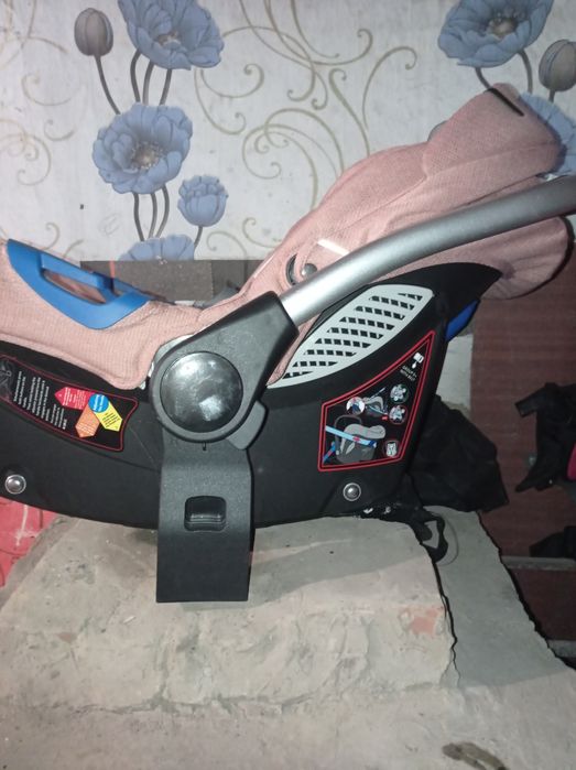 Продам авто крісло для дівчинки