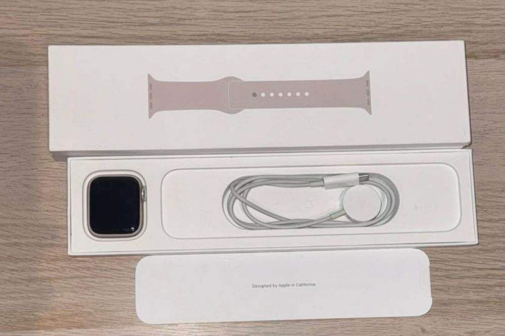 Apple Watch SE (2nd Gen) 44mm Aluminum GPS Bateria 100%