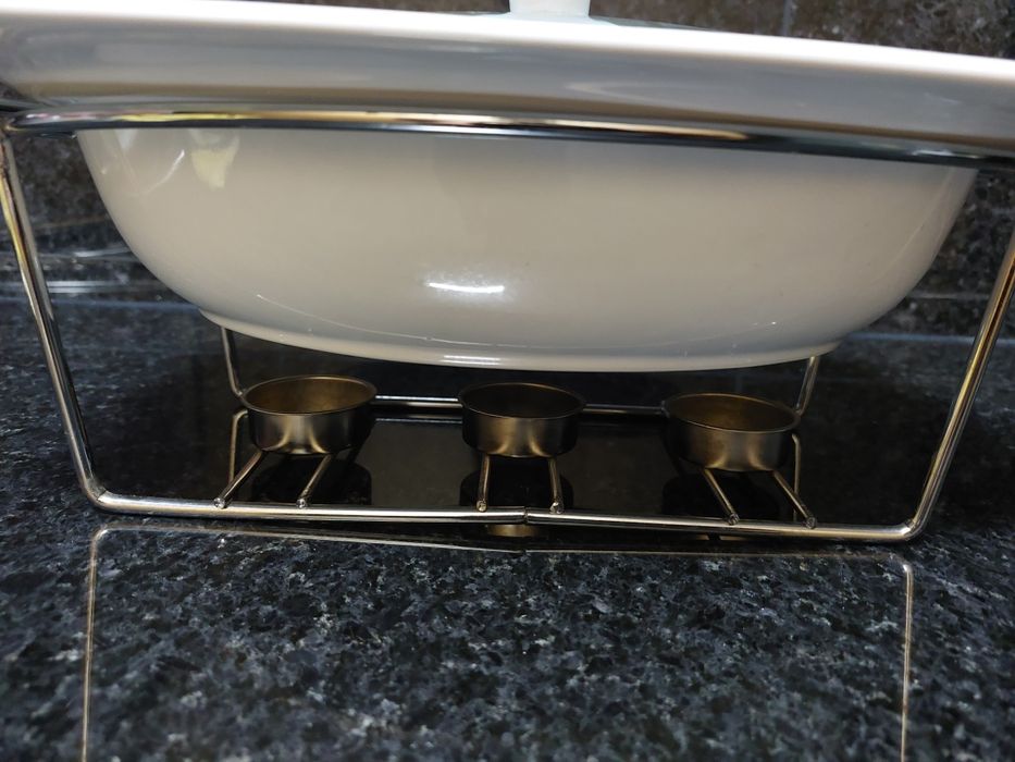 Travessa com tampa e suporte velas