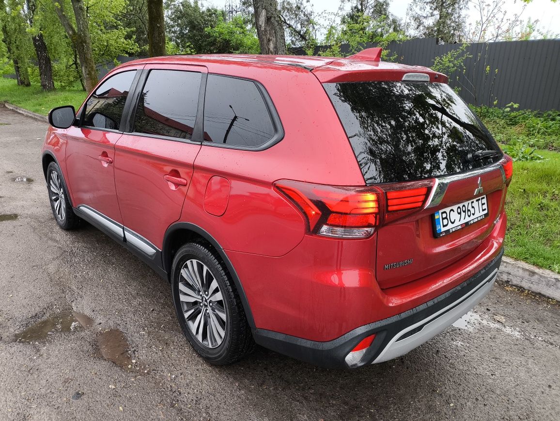 Mitsubishi outlander 3