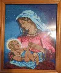 Картина-вишивка "Діва Марія з Немовлям"