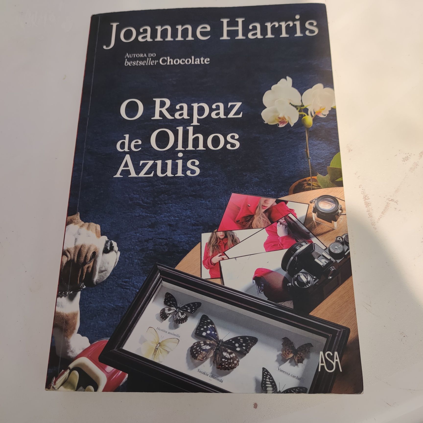 O rapaz de olhos azuis