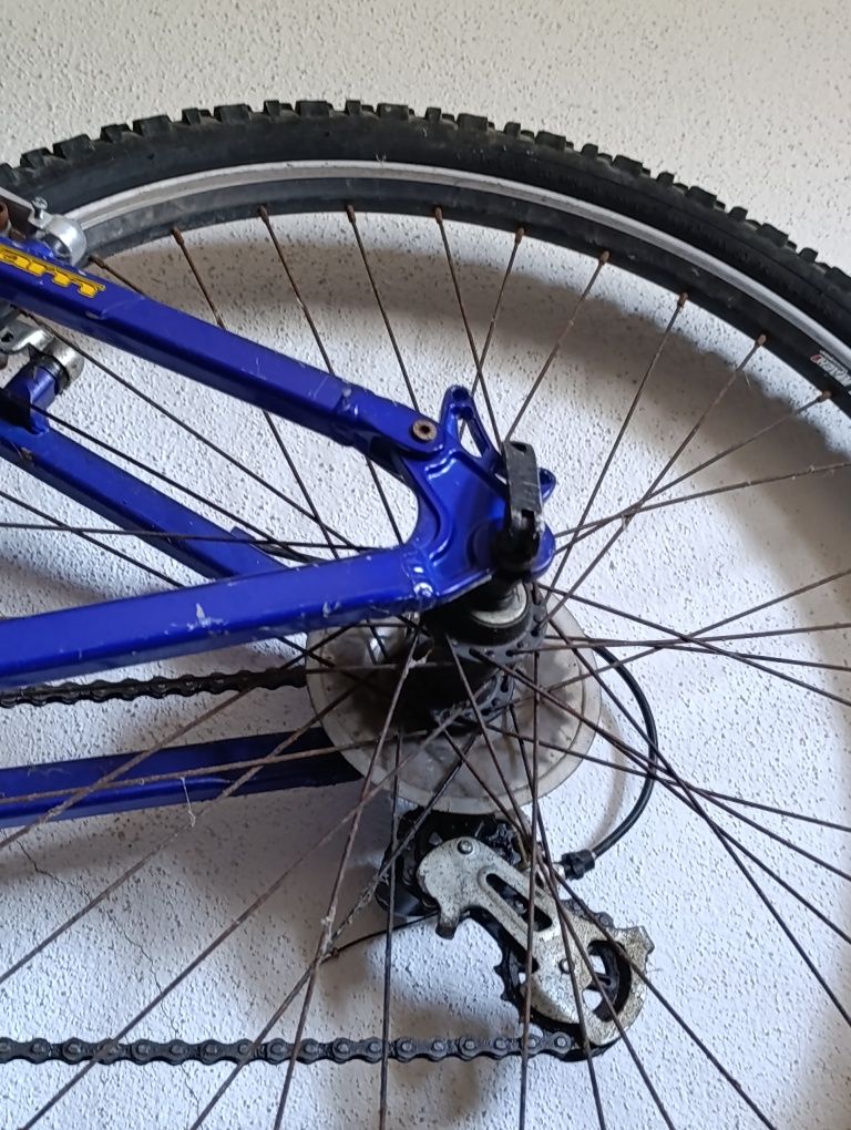 Bicicleta montanha 26 mudanças Shimano