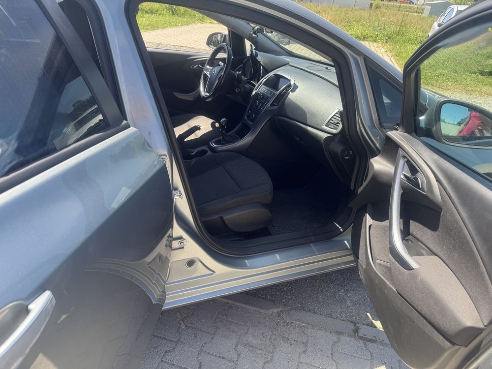 Opel Astra j 1.7 cdti 2013