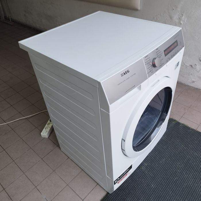 Máquina de secar roupa AEG com bomba de calor.