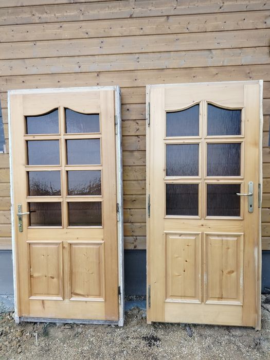 Drzwi z litego drewna do gołębnika, domku gospodarczego, piwnicy