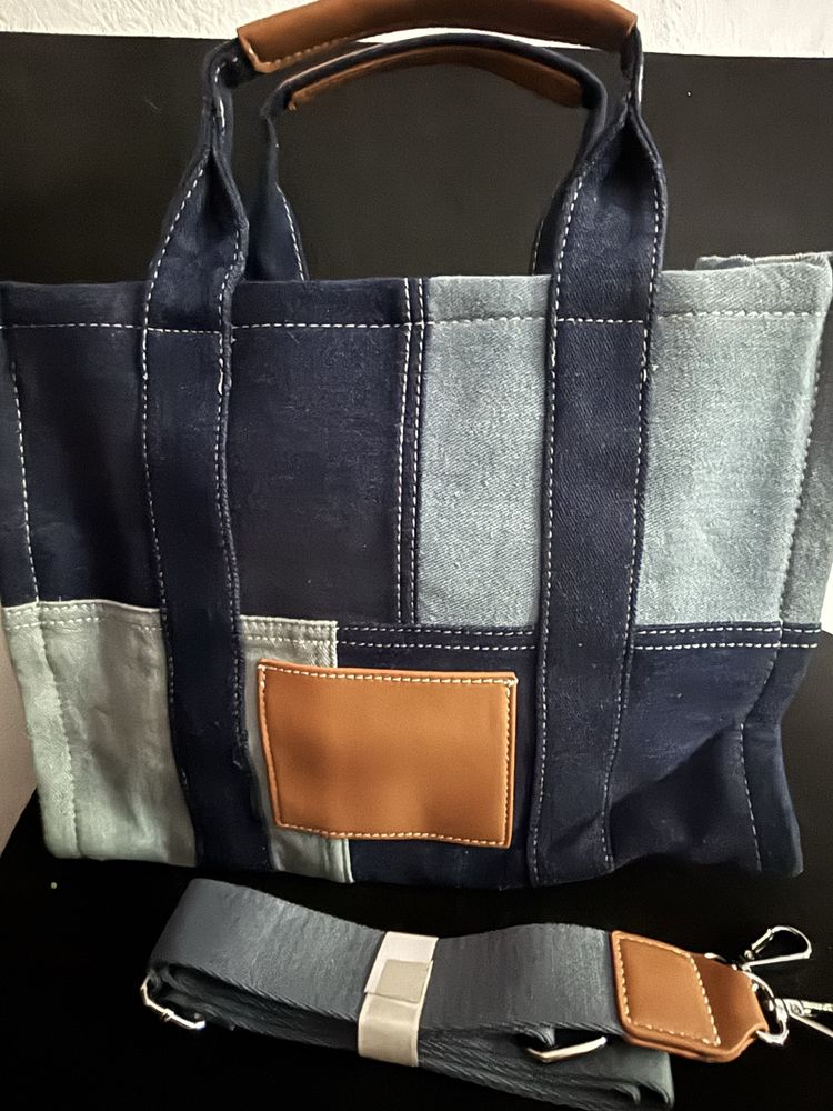 Mala tira como “THE TOTE BAG”