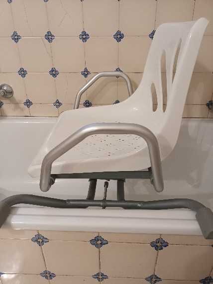 Cadeira de banho giratória