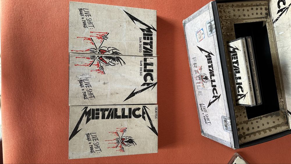 VHS do Metallica – Live Shit: Binge & Purge (cerca de 1993)